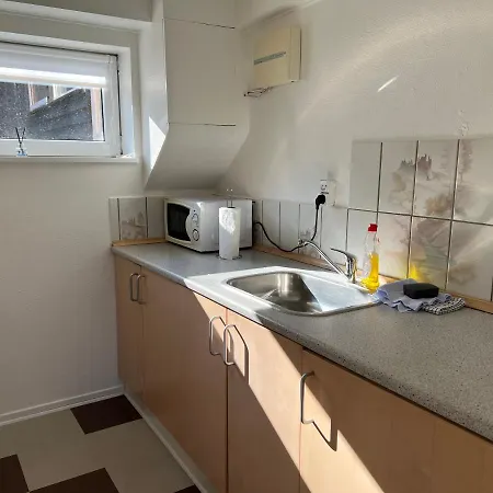 Hyggelig & Lys Kaelderlejlighed Apartman *